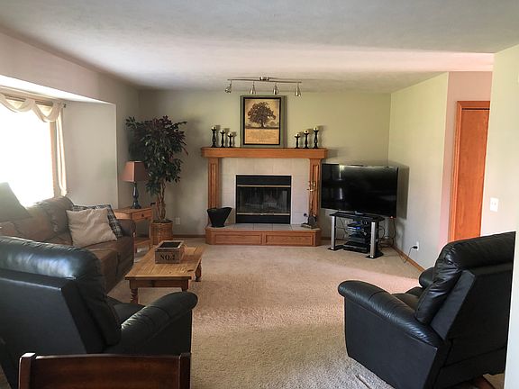 4th image of 13604 S 18th St