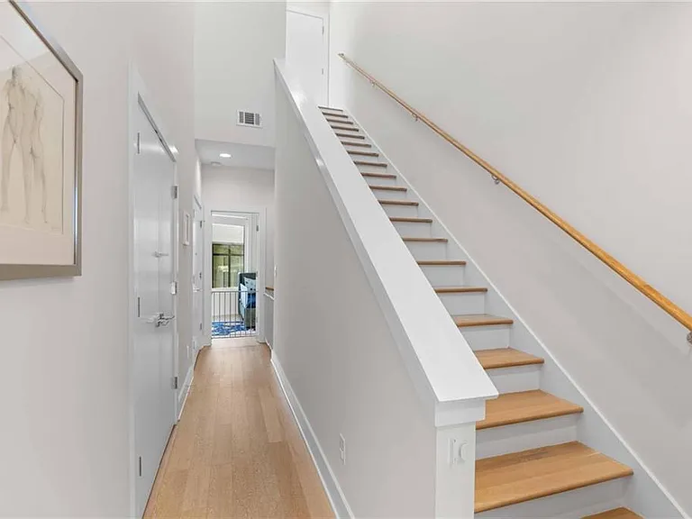15 Daniel St SE #1 — Photo 37