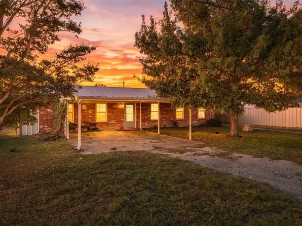 560 Green Acres Rd, Weatherford, TX 76088
