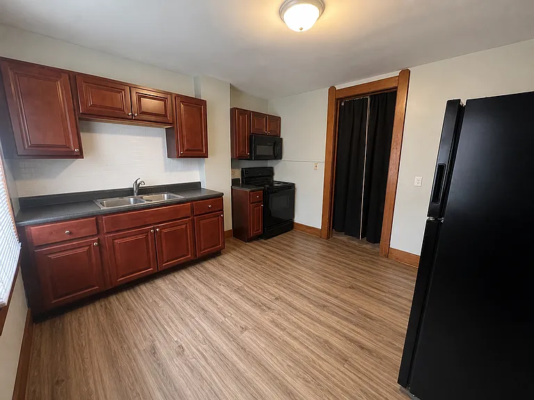 320 Alabama St — Photo 8