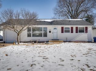 225 Monterey Dr, Florissant, MO 63031