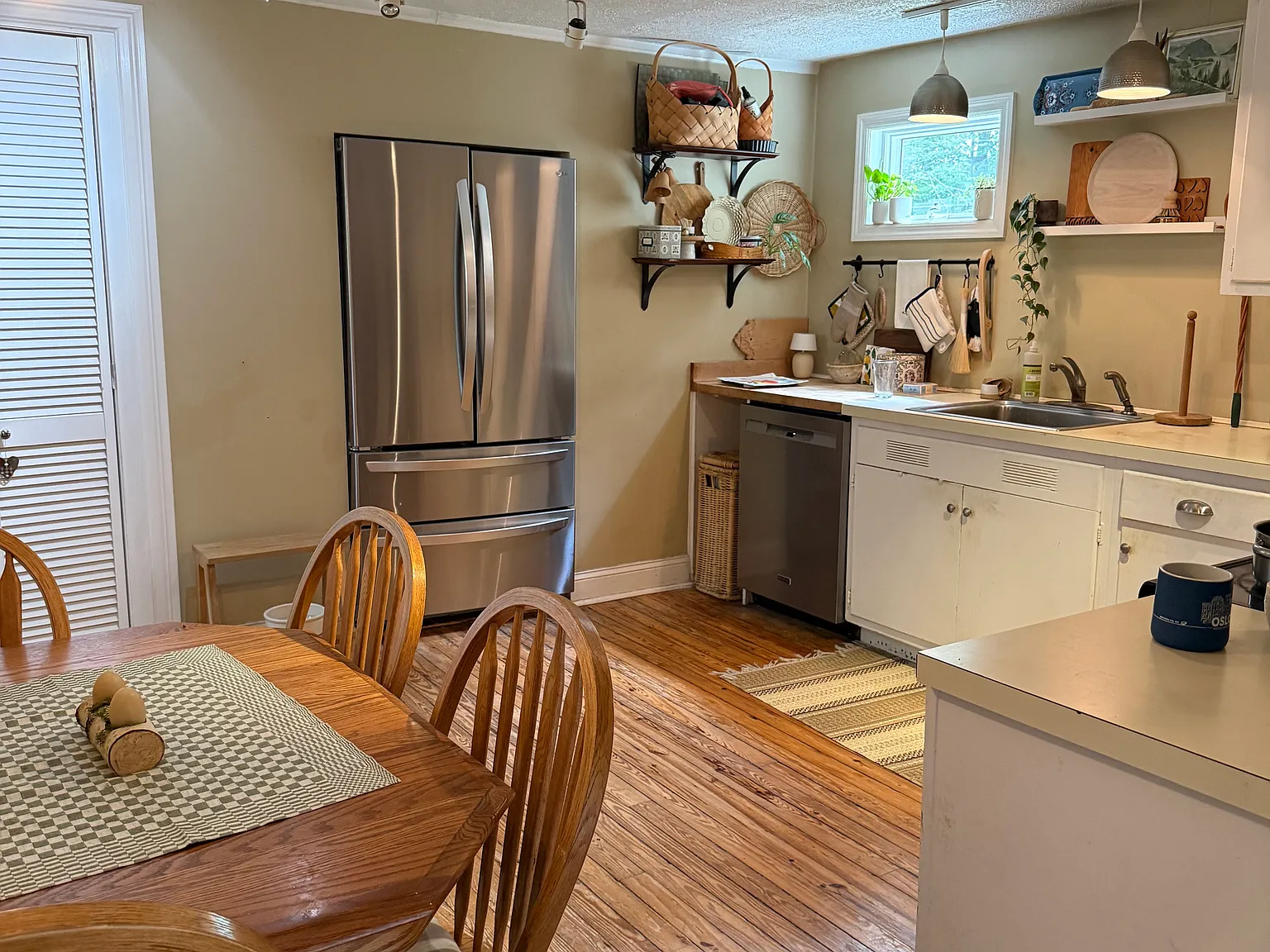 2 bed, 1000 sqft, $3,500 — Photo 3