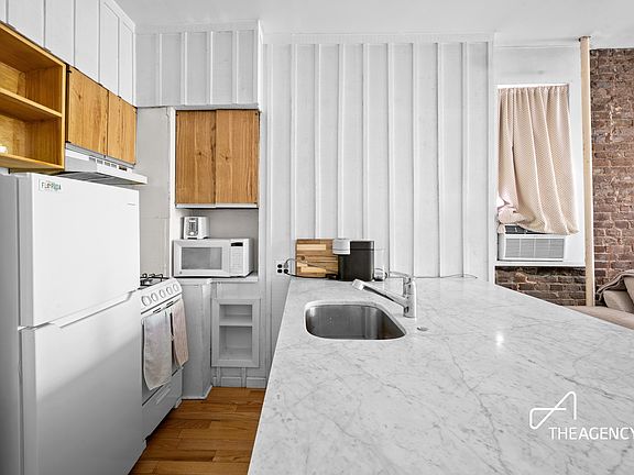 5th image of 147 Sullivan St APT 2A