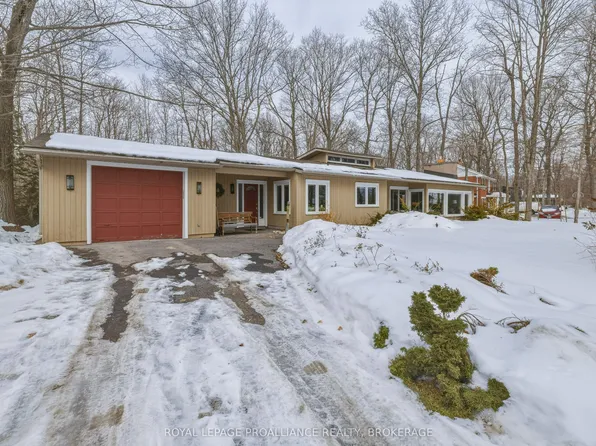 27 Riverside Dr, Kingston, ON K7L 4V1