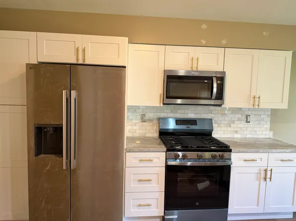 112 Lincoln Ln, Berlin, NJ 08009