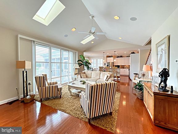 3rd image of 36987 Serenity Dr