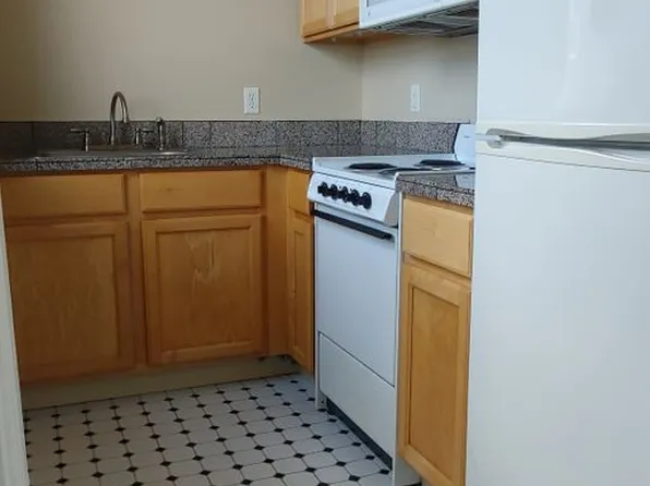 Taylor Place Property, 1543 Exchange St APT 204, Astoria, OR 97103