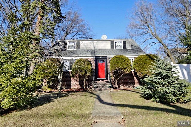 2nd image of 129 Fycke Ln