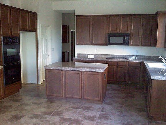 2nd image of 1075 E Lodgepole Dr