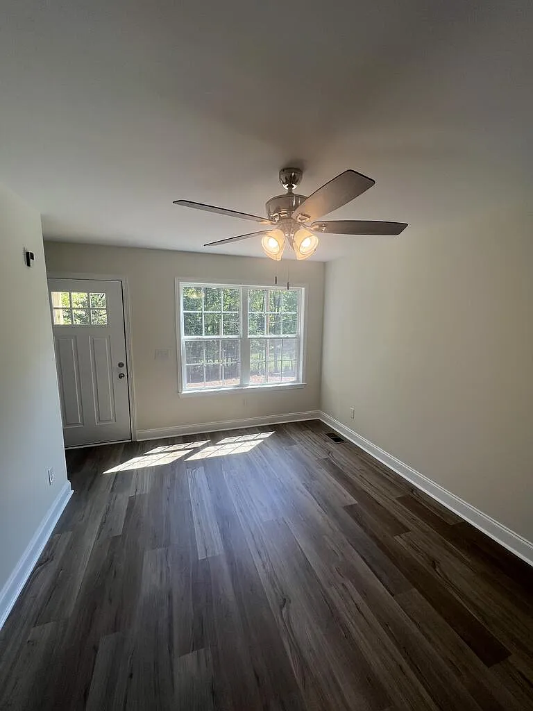 2 bed, 2.0 bath, 900 sqft, $1,400 — Photo 3