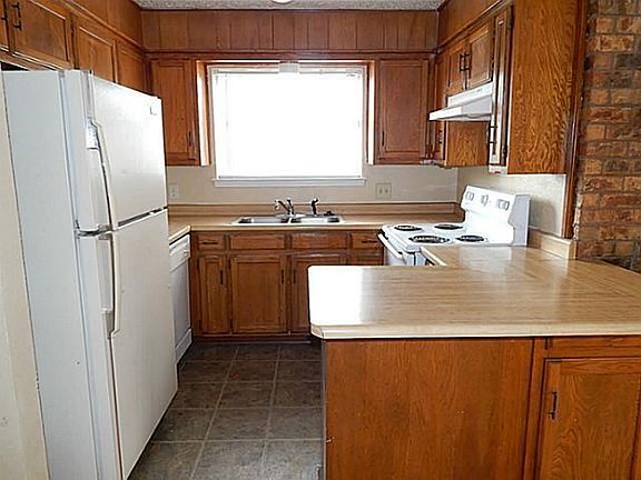 2nd image of 1125 Pleasant Valley Ln