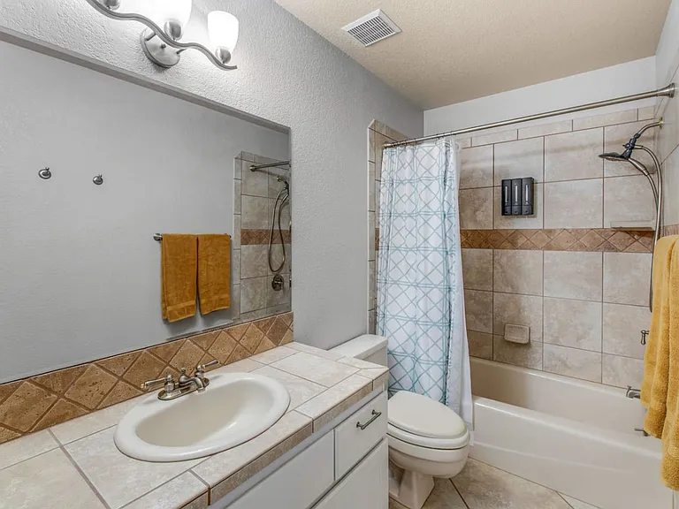 1800 Burgundy Dr — Photo 20