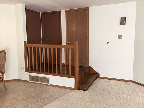 4th image of 6419 Oak Forest Ave #813