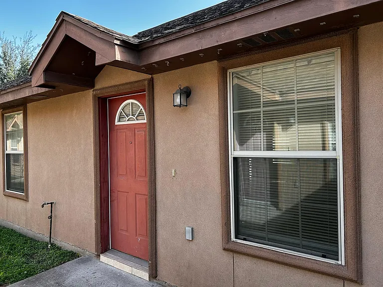 2101 Bahamas Dr #2 — Photo 1