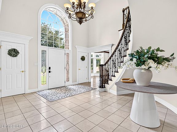 3rd image of 7709 Cedar Ridge Ct