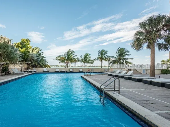 7545 E Treasure Dr, North Bay Village, FL