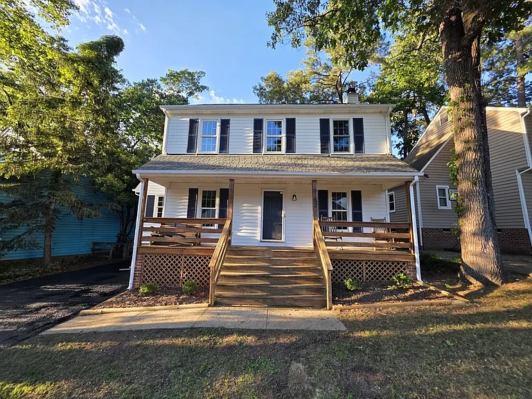6152 Stockade Dr — Photo 2