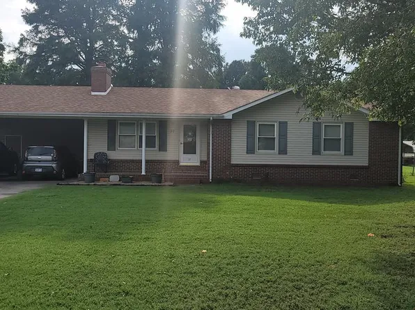 37 Dement Rd, Sikeston, MO 63801