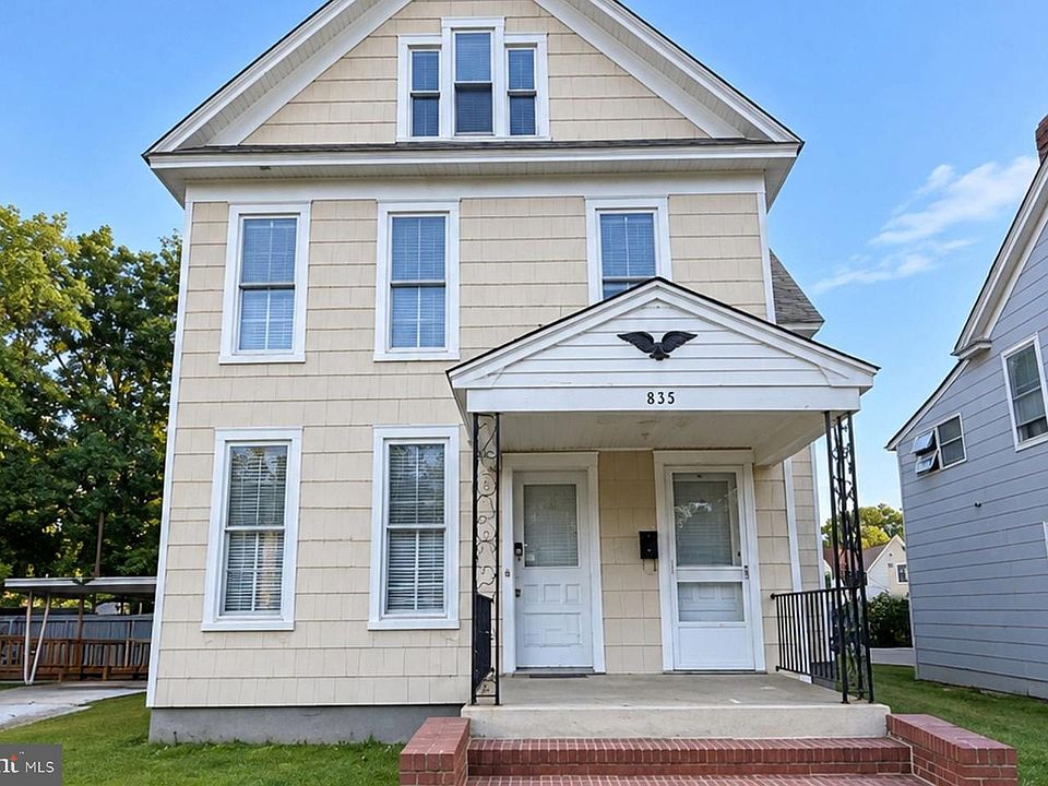 1st image of 815 Locust St