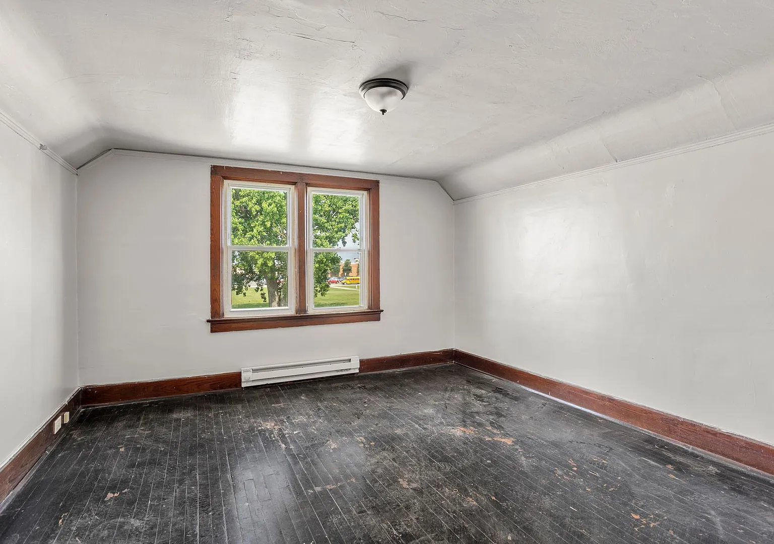 1100 N. Van Buren Street — Photo 4