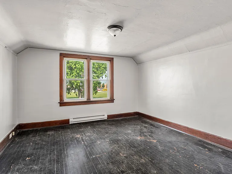 1100 N Van Buren St — Photo 4