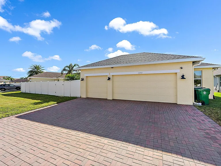 10352 SW Westlawn Blvd — Photo 21