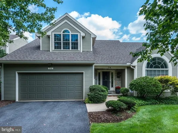 74 Deer Ford Dr, Lancaster, PA 17601