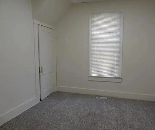 1126 Degroff St — Photo 4