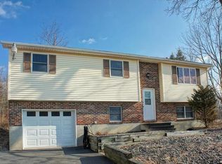 222 Ramblebush Rd, Stroudsburg, PA 18360