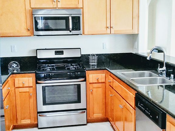 5th image of 12032 Guerin St APT 303