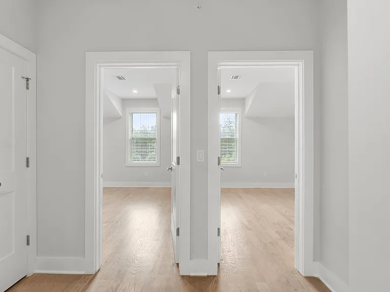 105 Brandon Ct — Photo 43