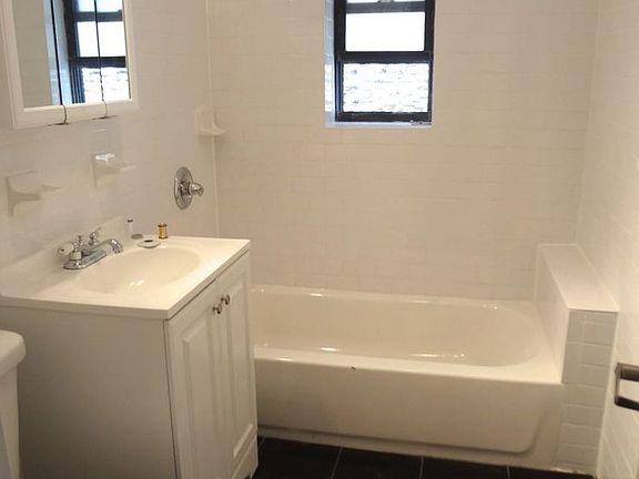 5th image of 4254 Judge St APT 3G