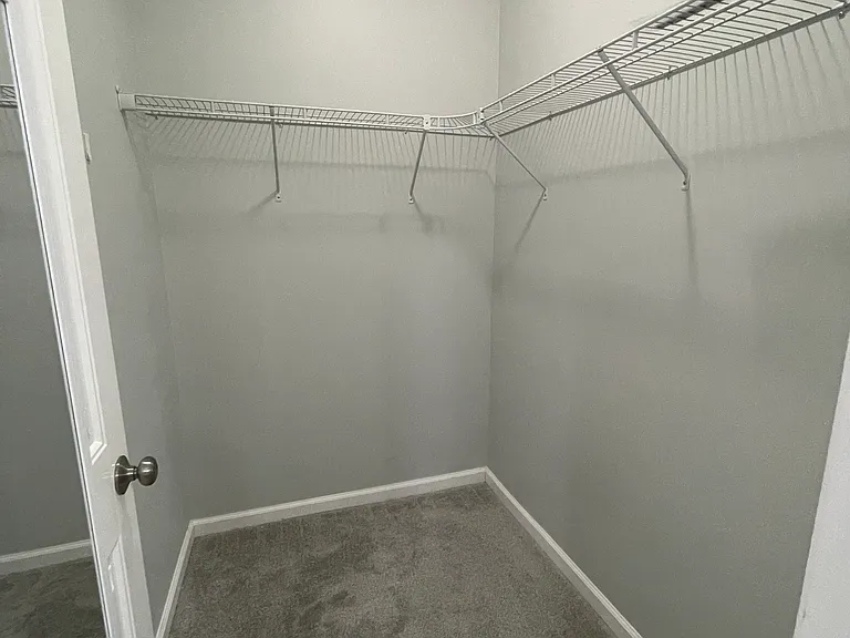 1605 Villa Cir — Photo 18