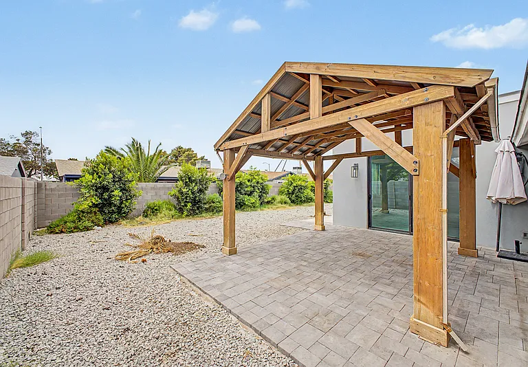 3701 E Ludlow Dr — Photo 44