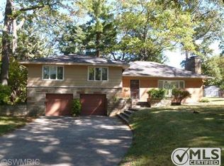 1380 Ridge Ave, Muskegon, MI 49441