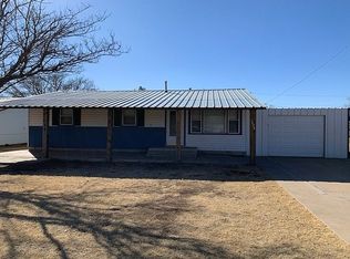 1024 S Leonard St, Floydada, TX 79235