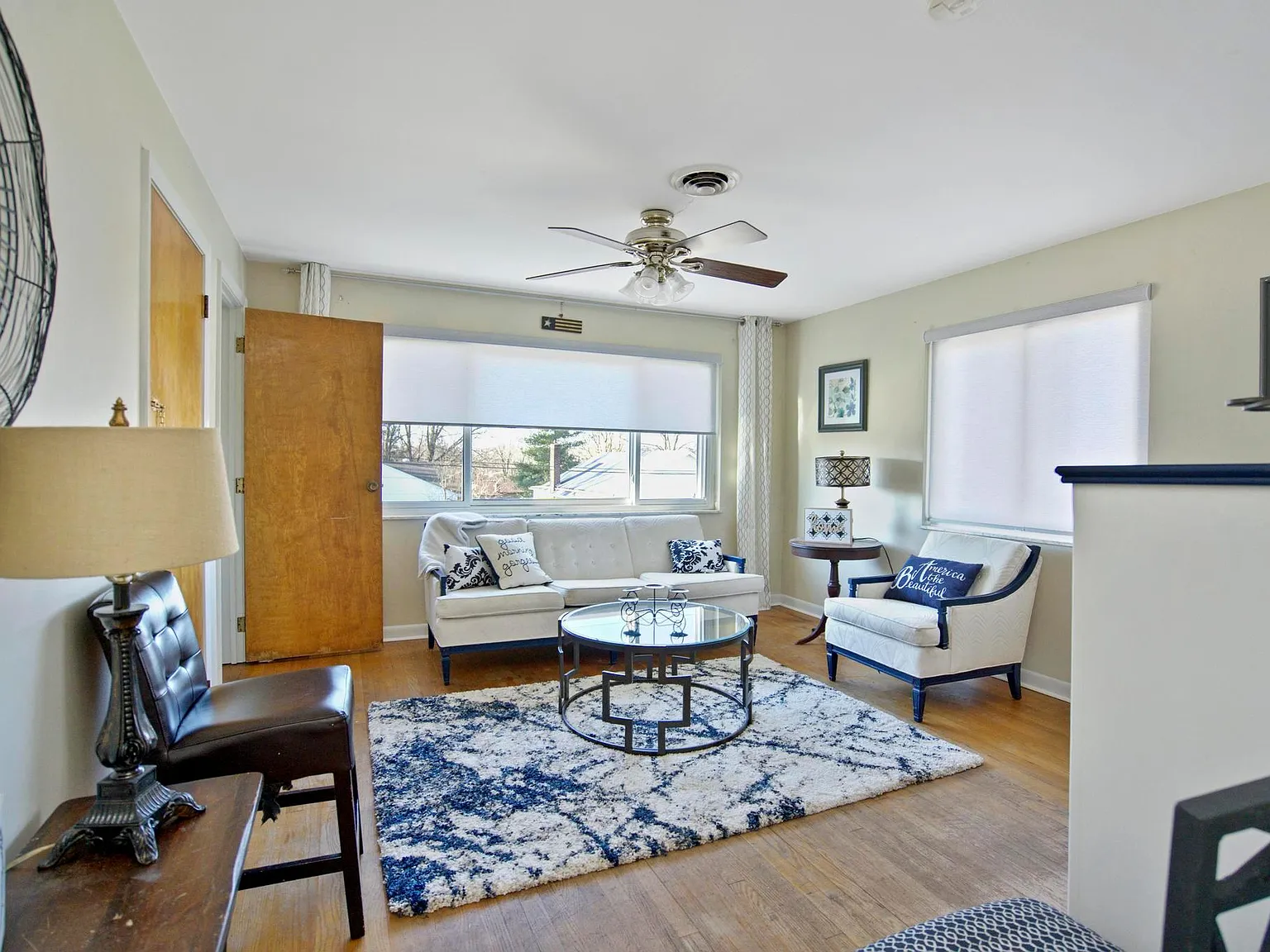 2 bed, 1100 sqft, $1,550 — Photo 2