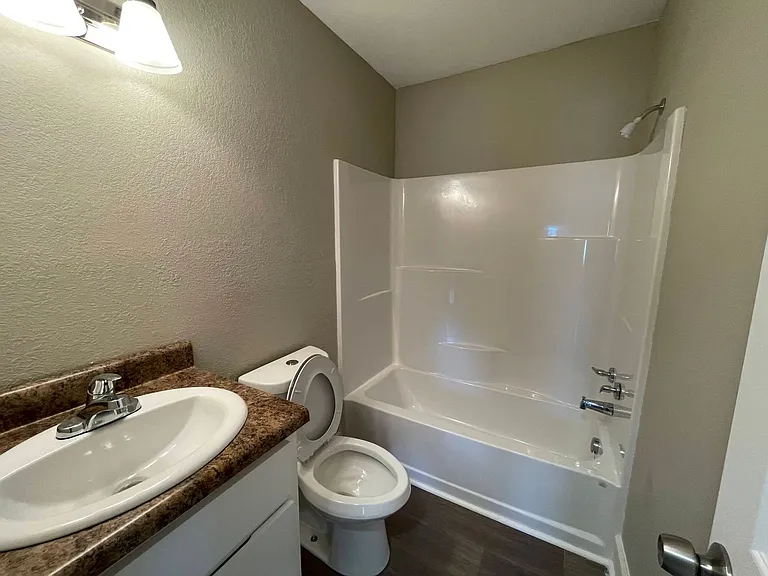 2420 Dudley St — Photo 21