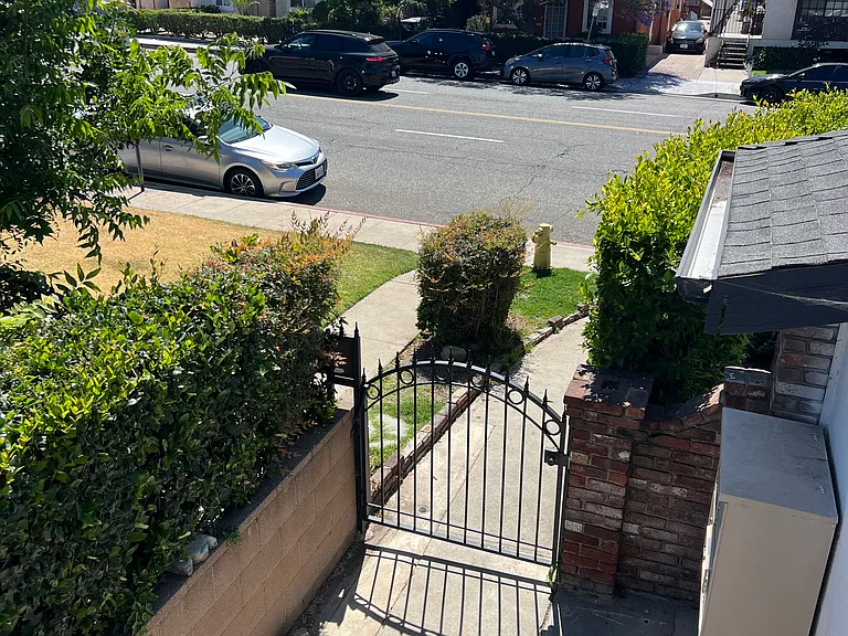 1035 Western Ave #4 — Photo 21