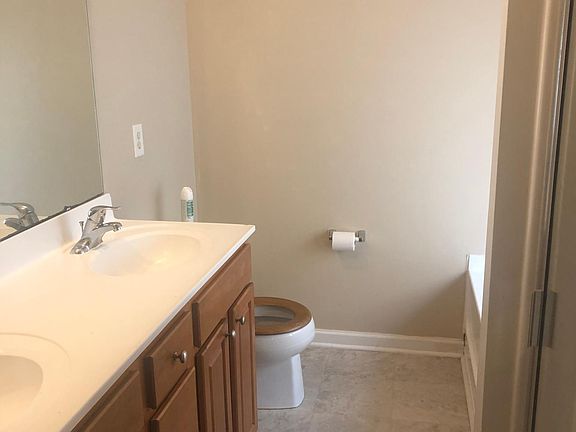 5th image of 8 Suncrest Ct
