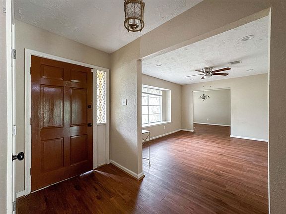 4th image of 5907 Darkwood Dr