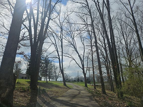 2nd image of 1581 Galen Rd