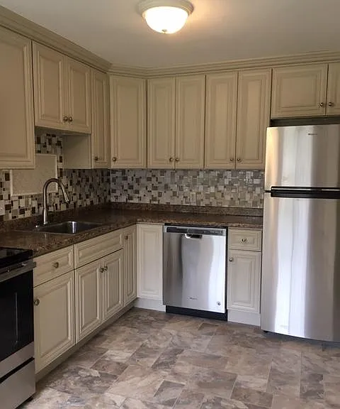 Brook Haven Condominiums — Photo 2