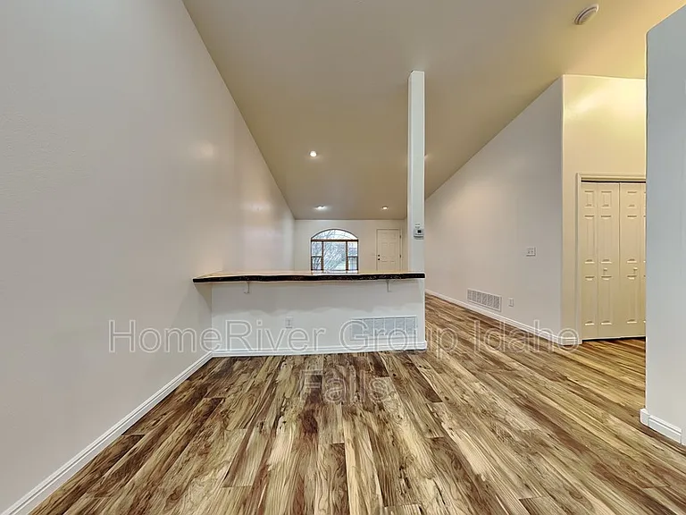 390 Bridger Dr — Photo 12