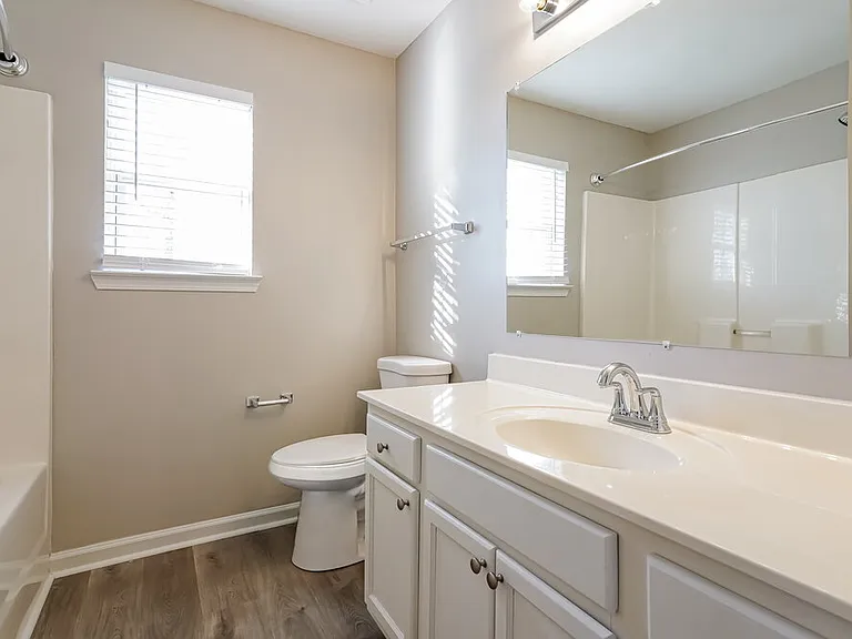 7016 S Hampton Blvd — Photo 12
