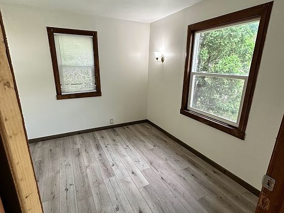 5th image of 1427 Bixby Ave NE
