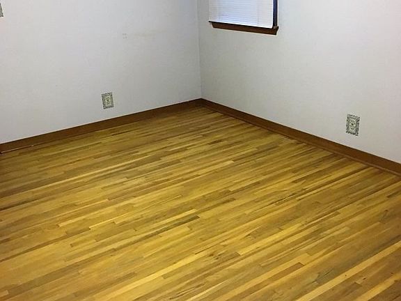 4th image of 523 N 81st St