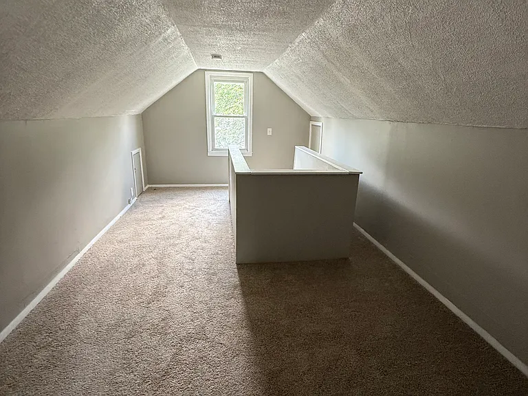259 S Hague Ave — Photo 10