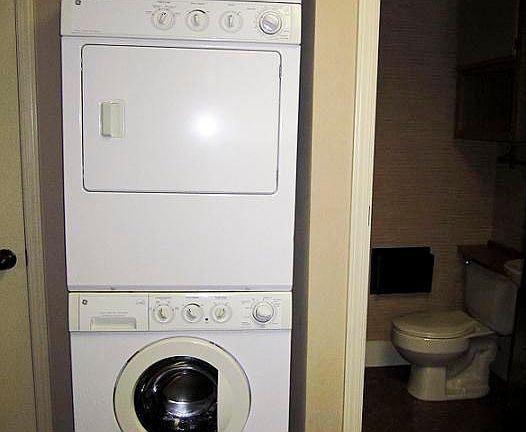 4th image of 515 W Benton St APT D