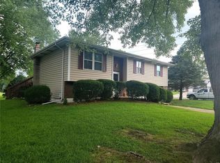 608 Burks Rd, Farmington, MO 63640